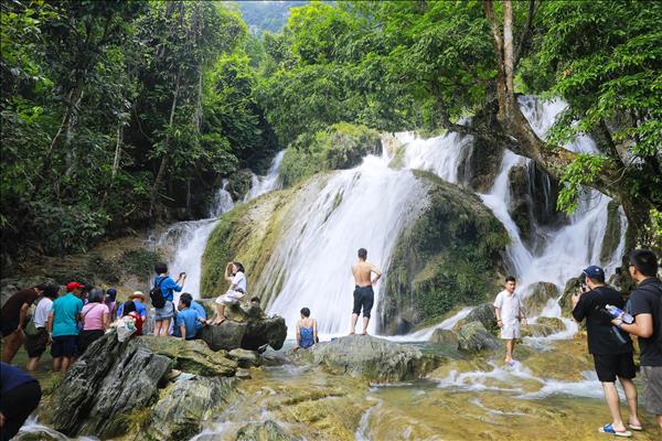 Khuổi Nhi - Điểm hẹn mùa hè giữa lòng hồ Na Hang