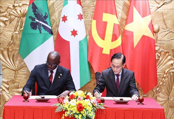 Le Vietnam et le Burundi renforcent les relations entre leurs Partis au pouvoir