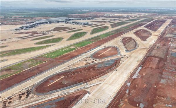 Long Thanh Airports Second Runway to be Completed in September