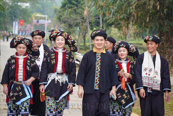  Trang phục người Dao Tiền ở miền Tây xứ Thanh