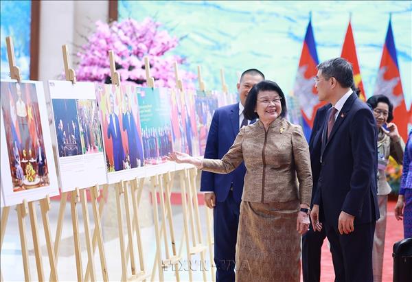 La présidente de lAN cambodgienne conclut sa visite officielle au Vietnam