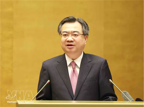 Une résolution fixe les orientations du nouveau modèle de développement du Vietnam