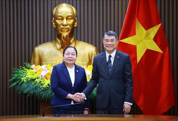Vietnam et Laos renforcent leur coopération en matière dorganisation et de gouvernance publique
