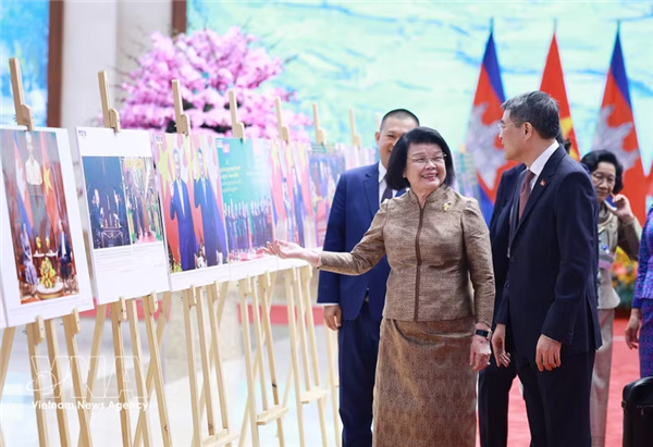 柬埔寨国会主席昆索达莉圆满结束对越南的正式访问
