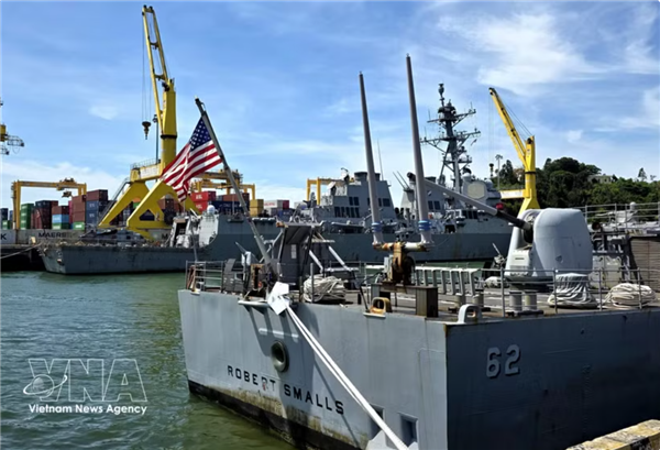 Da Nang accueille un groupe naval américain