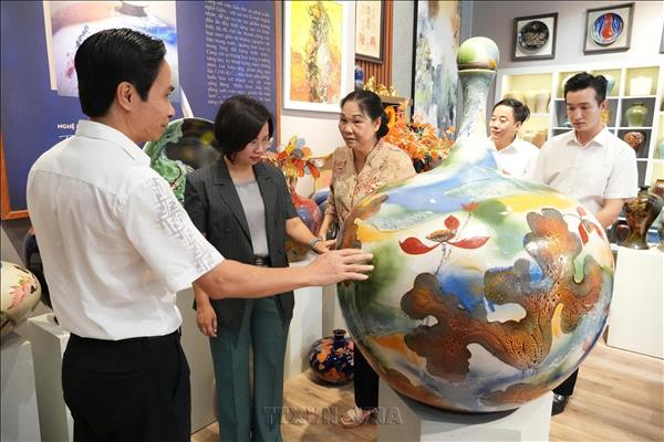 Phát triển kinh tế tập thể gắn với bảo tồn và phát huy giá trị làng nghề