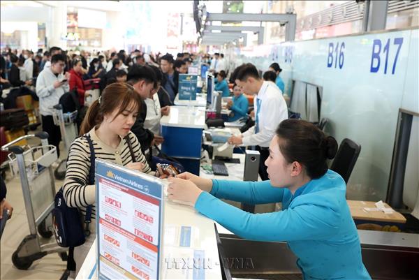 Volumen de pasajeros aéreos en Vietnam supera los 76 millones de enero a julio