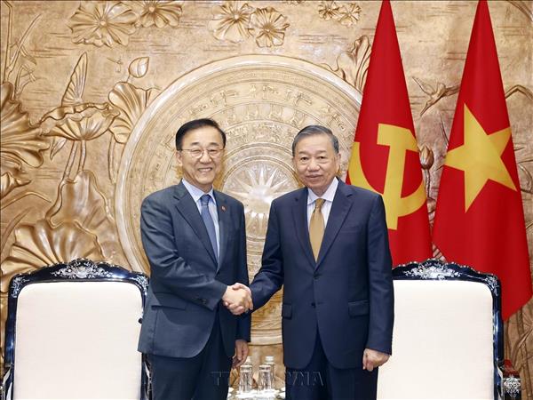 Le secrétaire général et président Tô Lâm reçoit le ministre sud-coréen Kim Yun-duk