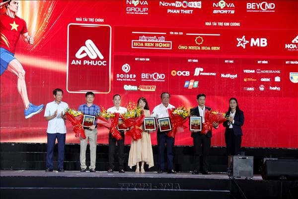 Hơn 1 vạn người tham dự Lễ khai mạc Sports Festival 2026