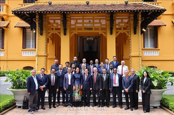 Foreign Minister receives Vietnams honorary consuls abroad