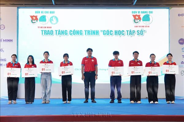 Ngày cao điểm thúc đẩy chuyển đổi số và xây dựng môi trường sống xanh