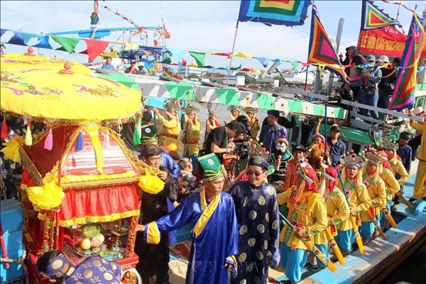 Độc đáo nghi lễ rước Lệnh Ông Sanh tại Lễ hội Cầu ngư Phan Thiết