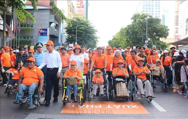 More than 5,000 join walk in support of AO victims