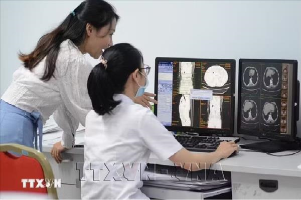 LHôpital doncologie de Dà Nang traite un cas de mutations séquentielles rares