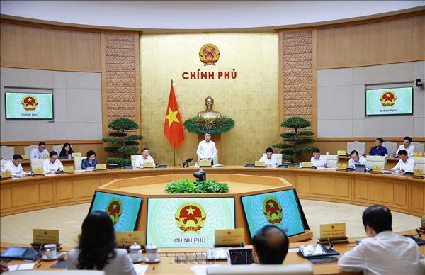 ນາ​ຍົກ​ລັດ​ຖະ​ມົນ​ຕີ ເລ​ມິງ​ຮຶງ : ຍູ້​ໄວ​ການ​ຈັດ​ແບ່ງ, ປ່ອຍ​ເງິນ​ລົງ​ທຶນ​ສາ​ທາ​ລະ​ນະ