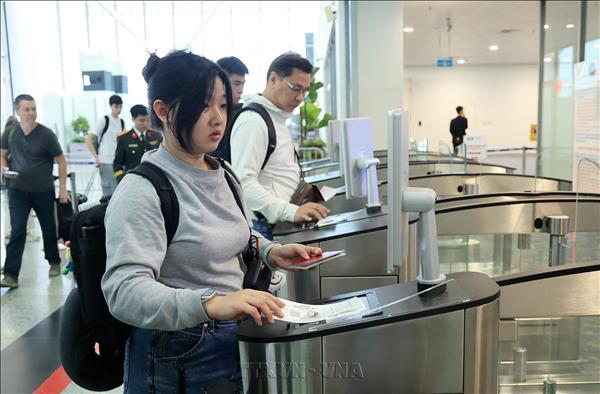 하노이 노이바이 국제공항, 외국인 전용 출입국 심사대 운영…심사 시간 45분으로 단축