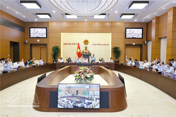 越南国会常务委员会会议：提交国会审议通过设立广宁市和北宁市决议