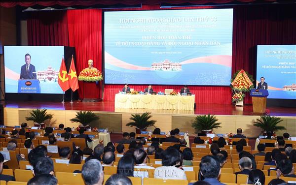 Hội nghị Ngoại giao lần thứ 33: Phiên họp toàn thể về đối ngoại Đảng và đối ngoại nhân dân