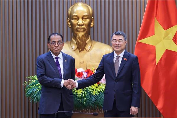 Thủ tướng Lê Minh Hưng tiếp Bộ trưởng Quốc phòng Malaysia