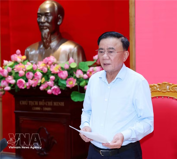 越共中央书记处常务书记陈锦秀：构建务实高效的干部管理与任务绩效考核应用程序