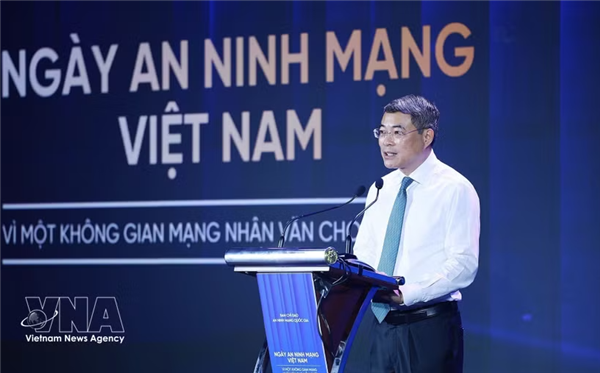 Cybersécurité : le PM Lê Minh Hung appelle à placer lhumain au cœur de la protection numérique