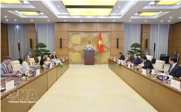 Le Vietnam et les États-Unis souhaitent approfondir leur coopération parlementaire
