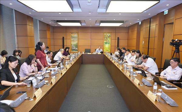 NA reviews proposals to establish Quang Ninh, Bac Ninh as centrally-run cities