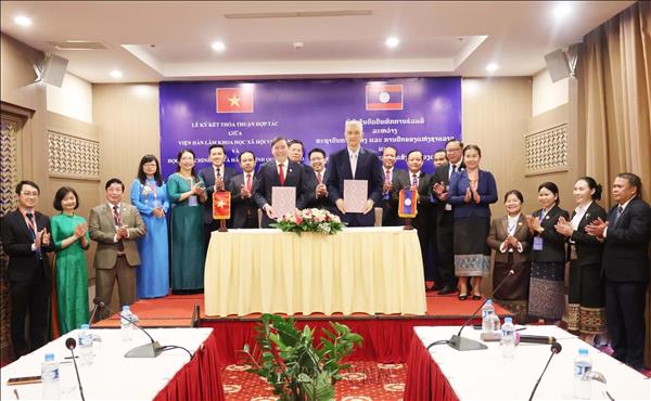 Việt Nam và Lào thúc đẩy hợp tác khoa học