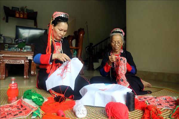 Giữ hồn Dao Thanh Y nơi vùng cao Quảng La