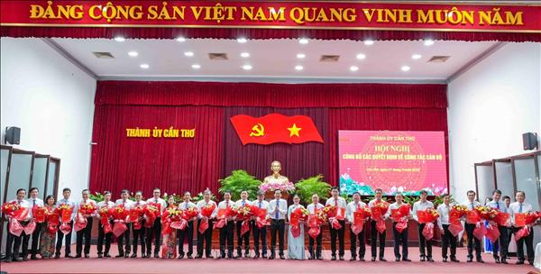 Cần Thơ điều động, phân công cán bộ giữ các chức vụ chủ chốt ở cơ sở