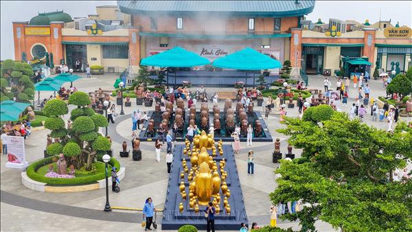 Triển lãm Kinh gốm – Thanh âm thế gian: Kết nối nghệ thuật gốm Phù Lãng với không gian núi Bà Đen