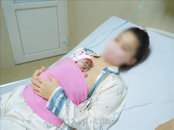 Cứu sống trẻ sinh cực non 25 tuần thai, nặng gần 700 gram