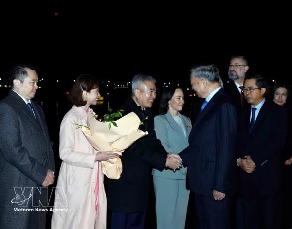 越共中央总书记、国家主席苏林抵达悉尼，开始对澳大利亚进行国事访问