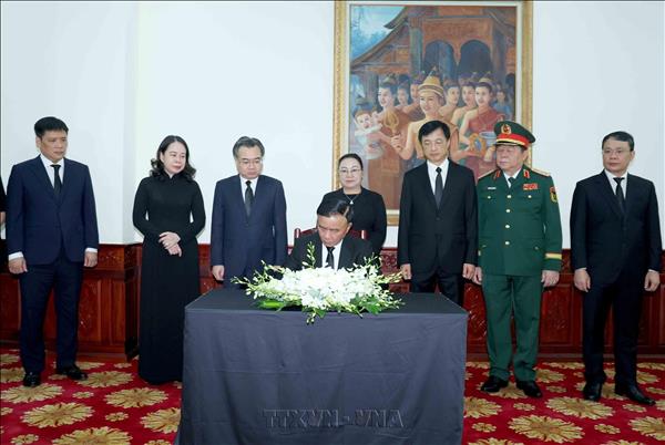 Vietnam rinde homenaje póstumo al líder parlamentario de Laos