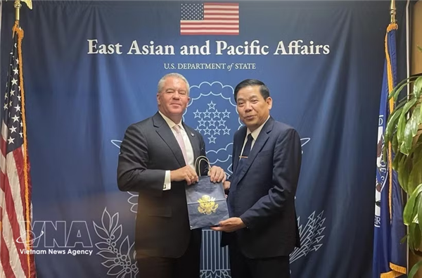 美国继续大力支持越南500个昼夜行动