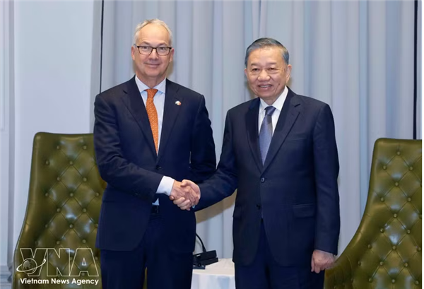 Le haut dirigeant Tô Lâm rencontre lenvoyé spécial australien pour lAsie du Sud-Est