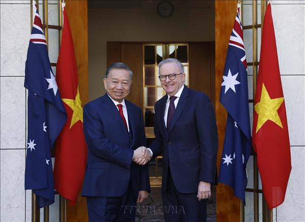 Top Vietnamese Leader and Australian PM Hold Talks