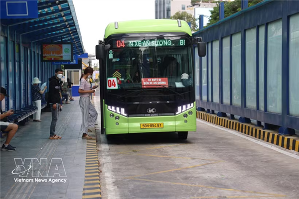 胡志明市优先发展公交车 优化城市交通组织