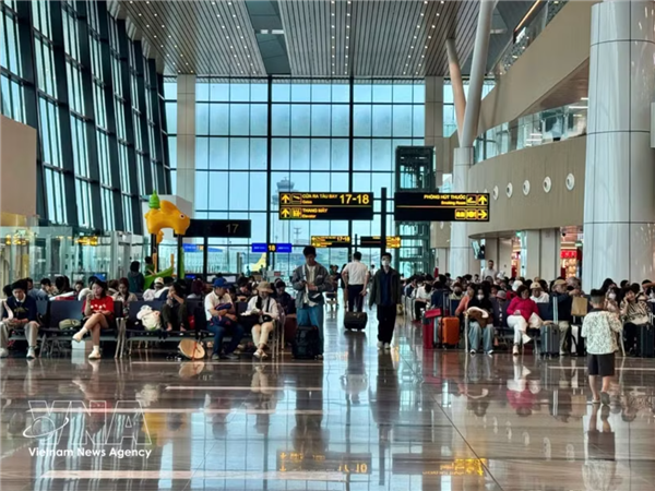 De drones à laéroport de Tan Son Nhat : 73 vols directement impactés