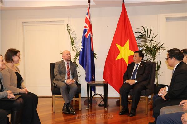 Thúc đẩy hợp tác Việt Nam - Australia về đào tạo cán bộ và tư vấn chính sách