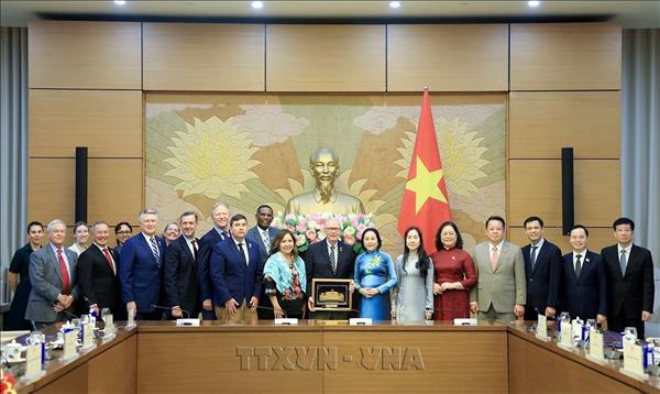 Vietnam, US enhance cooperation in education - training