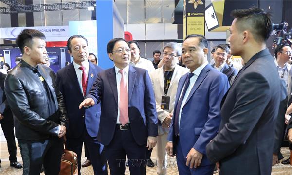 Phó Thủ tướng Hồ Quốc Dũng: Thành phố Hồ Chí Minh phải đi đầu trong thử nghiệm mô hình công nghệ mới