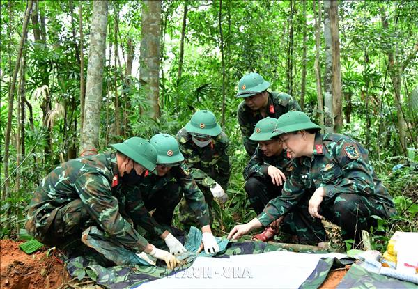 Đã đối chiếu xác định thành công danh tính một liệt sĩ Đoàn 559, tìm thông tin về 4 liệt sĩ cùng được chôn cất