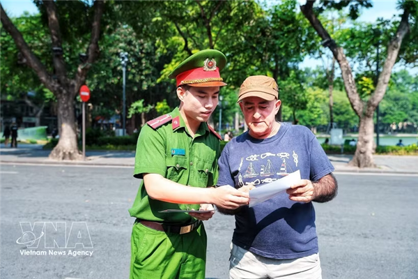智能警察站试点模型在河内亮相