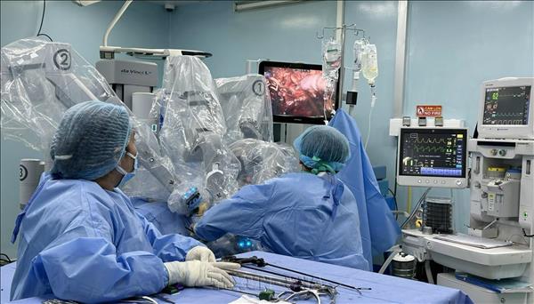 Binh Dan Hospital sets Vietnam record with nearly 4,300 robotic surgeries