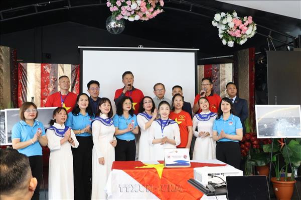 Resolution No. 23 Harnesses Overseas Vietnamese Strength for National Standing