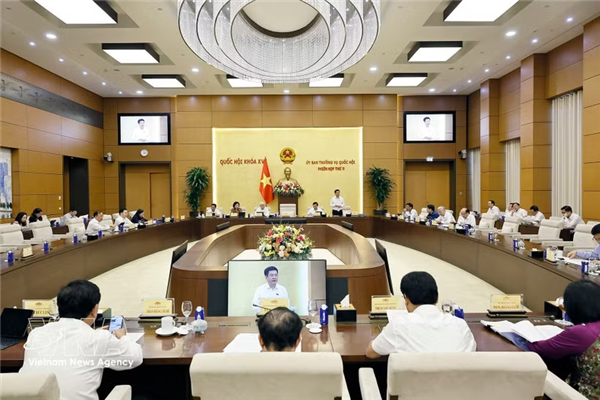 越南国会常务委员会第五次会议：确保上游油气活动管理顺畅高效