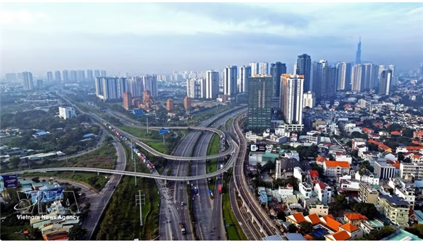 RTBF La Trois explore la métamorphose de Saigon, la perle de lExtrême-Orient