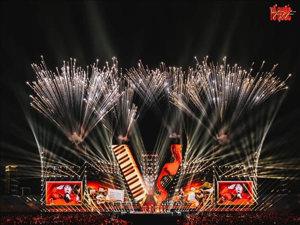 Tổ quốc trong tim về Van Phuc City: Concert Quốc gia lần đầu đến miền Nam