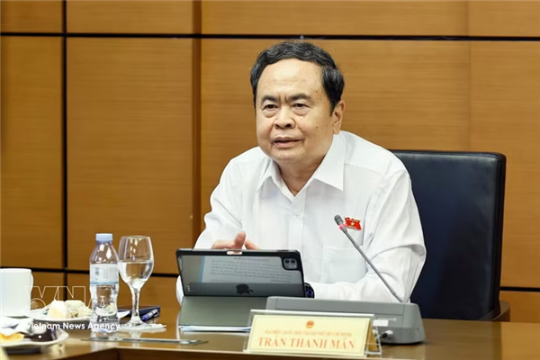 第十四届国会第一次非常规会议：整合两部法律，破解公共资源管理瓶颈
